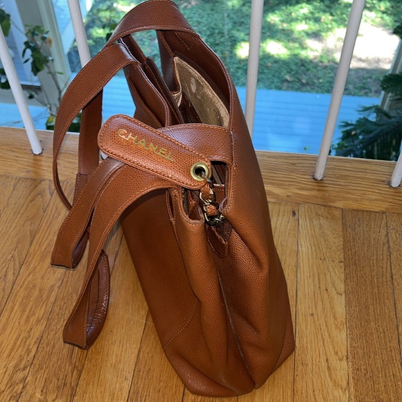 Logo Tote - Picture 3 of 15